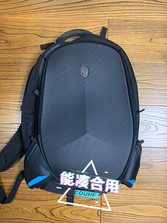 外星人笔记本双肩包，能放下最大15寸的笔记...