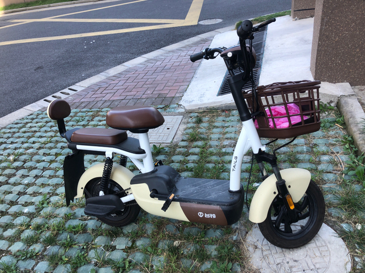 台铃电动车几乎全新 减震