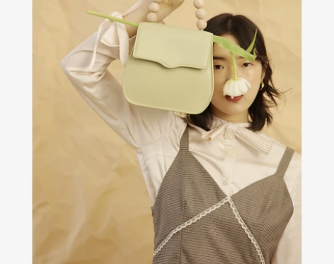 绿色清新小垮包手提包低价出 买来没有背几次...