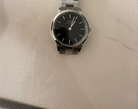 dw手表张艺兴同款，大表盘。缺钱.低价出售...