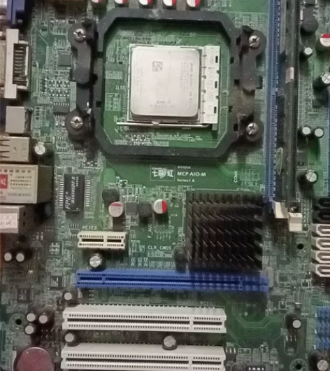 AMD，二线主板七彩虹AMD正常开机使用，...