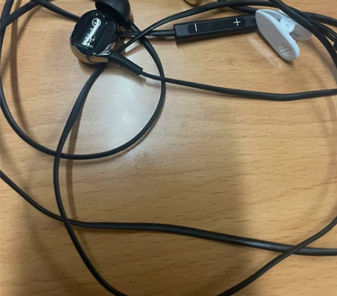 索尼xba-4四动铁耳机 成色如图 售出不...