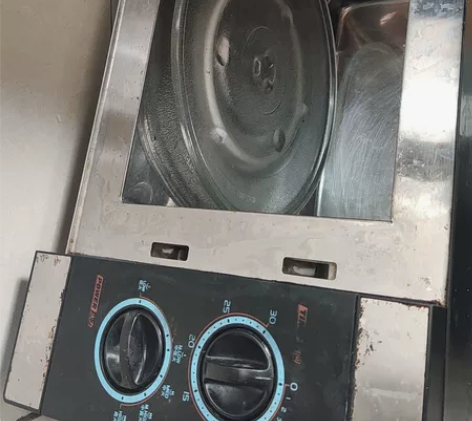 出售微波炉一台，一直自用，准备搬家 感兴趣...