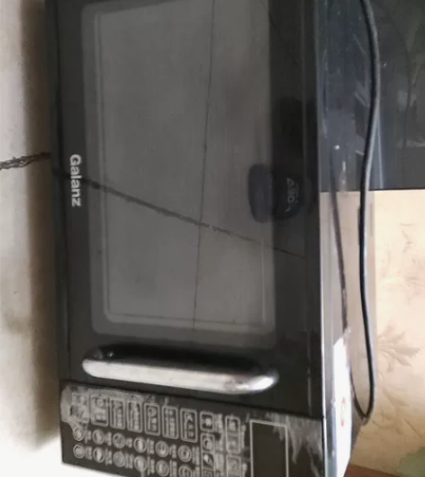 微波炉~~ 格兰仕品牌9成新，需要的寻找有...