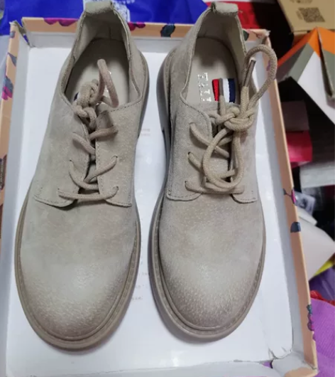 特利雅品牌的37码卡其色系带乐福鞋单鞋 品...