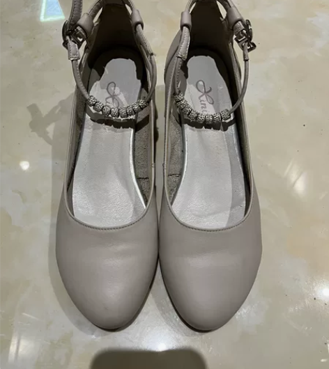 仙妮特女鞋高跟鞋女士单鞋真皮一字扣小钻石粗...