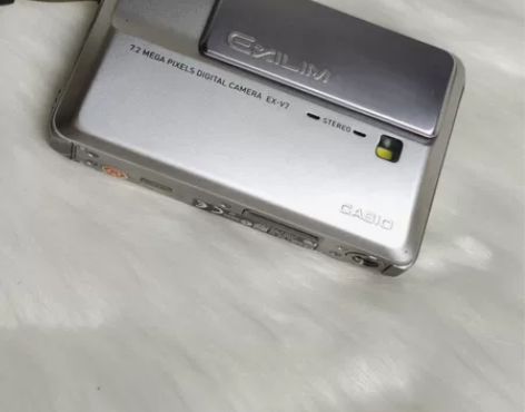 卡西欧v7，700w像素7倍光变 成色如图...