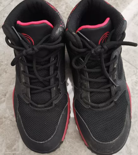 ANTA安踏篮球鞋，38码，内长24厘米。...