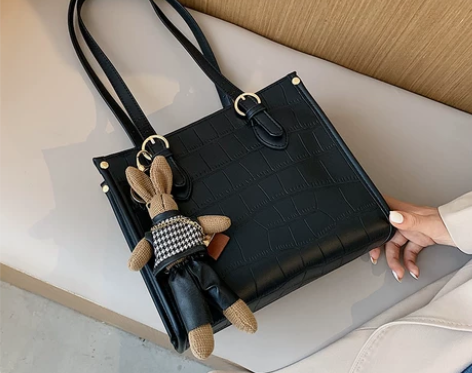 天彩翼飞 女士包 感兴趣的话点“我想要”和...