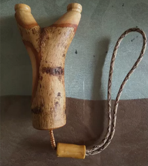 桂花原杈留皮弹弓，70弓门，15撑头。 感...