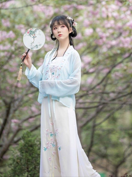 一溪月春意归