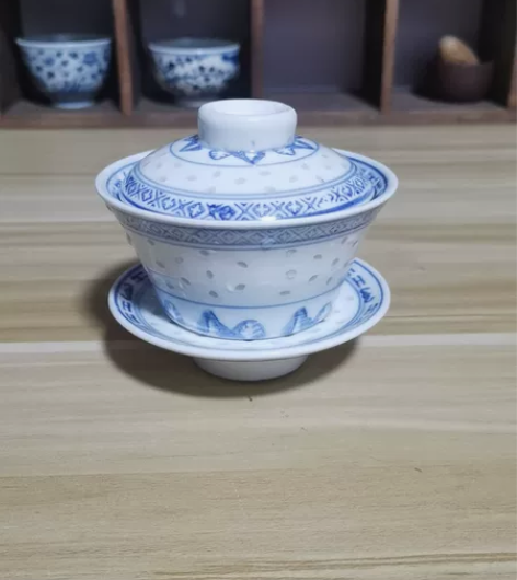 光明瓷厂青花玲珑大号盖碗150cc容量，大...