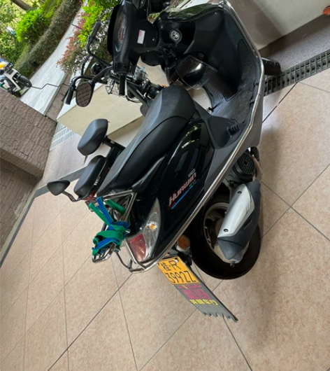 证件齐全，行驶证绿本都有，有购物单据 原价...