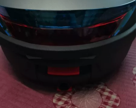 铃木uy125原厂尾箱，我的摩托车自带的尾...