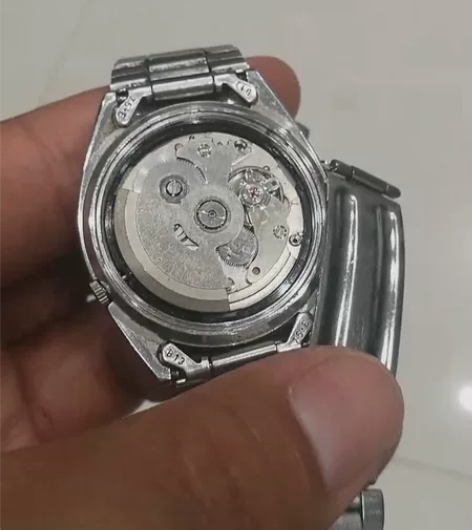 精工自动表品相如图，走时正常，误差不保，要...