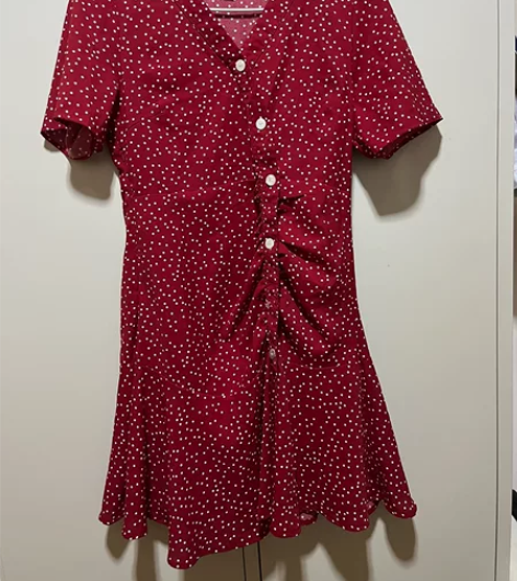 红色波点法式裙49包邮卖 朋友送的裙子，现...