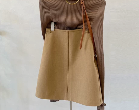 卡其色半身裙秋季ins风a字裙高腰显瘦包臀...