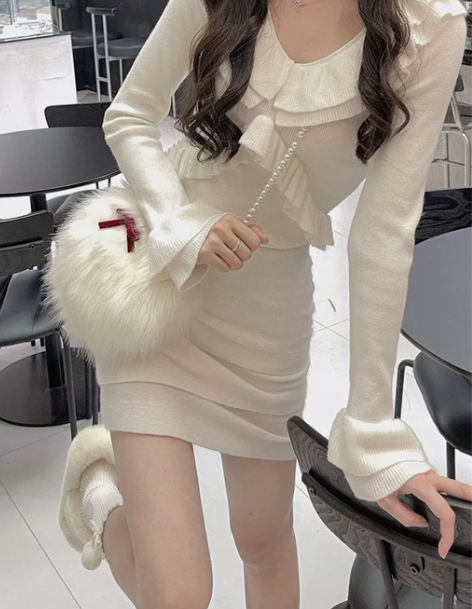 针织打底短款连衣裙女秋冬季2022新款配大...