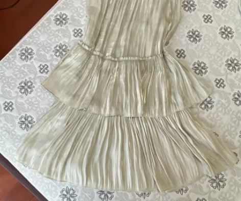 浅绿色蛋糕裙S码，就穿了两次，不知道怎么搭...