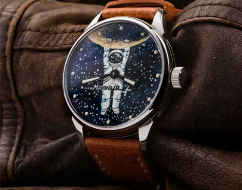 表盘是100%手绘的作品。我们的工匠使用显...