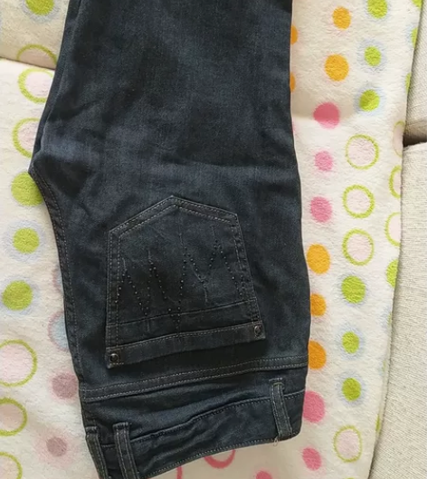 男式牛仔裤,裤长105.腰围80,裤脚略带...