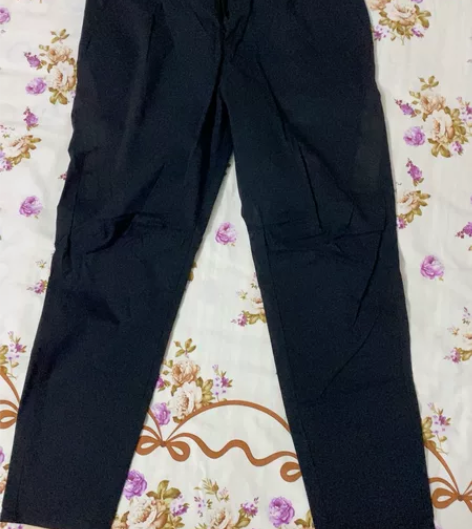 黑色休闲裤32码 是那种易打理的料子，不褪色