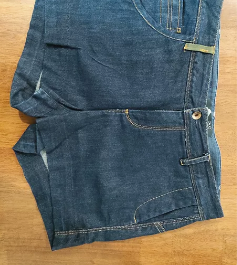 牛仔短裤，商场购入。品牌CMXY。穿过一、...