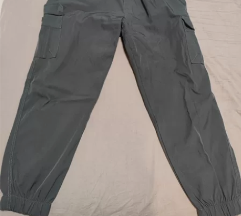 薄款休闲裤，灰黑色男长裤，九成新，能穿到1...