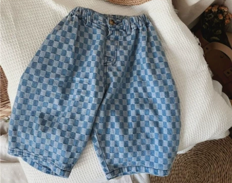 流行有质感~儿童立体棋盘格子牛仔裤中性男女...