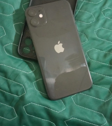 苹果11。128 内存 在保到明年2月份 ...