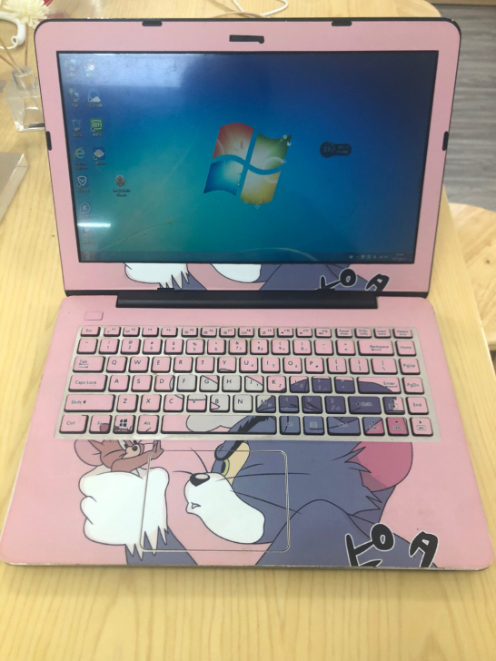 华硕A455L 机器成色一般,掉漆刮痕较多