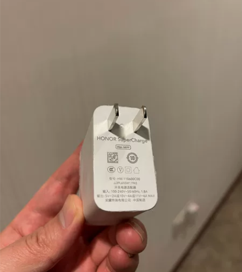 闲置出原装荣耀手机快充套装(66W充电器+...