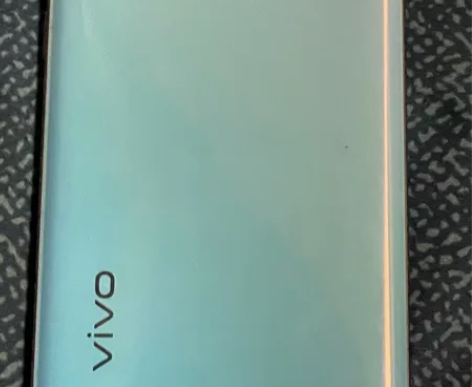 vivoy5s，6+128g，外屏摔碎了一...