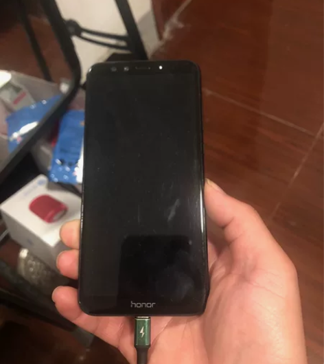 荣耀9青春版 4GB+64GB, 能用,屏...