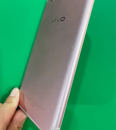 vivo X9 屏幕坏 开机有震动 当报废...