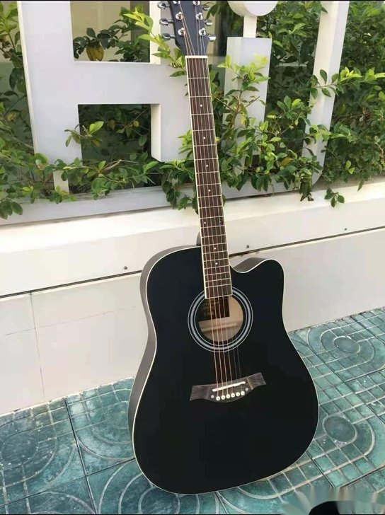 【低价出售原价800多】全新单板吉他，这把...