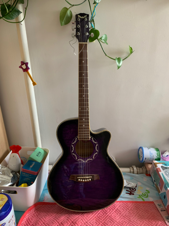 朋友吉他不要了,送我了,鼓捣了下也不会玩,...