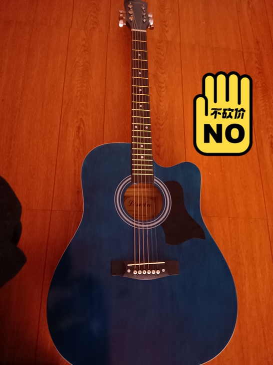 这个吉他买了七天，又不想玩了，出售给想学的...