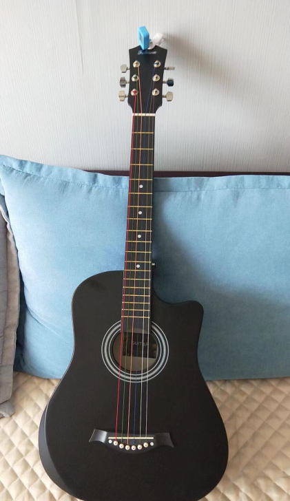 开学了用不了了低价卖了，1400多琴行买的...