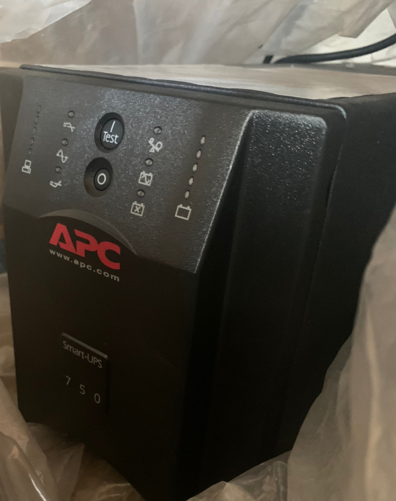 apc    不间断电源，小电源ups