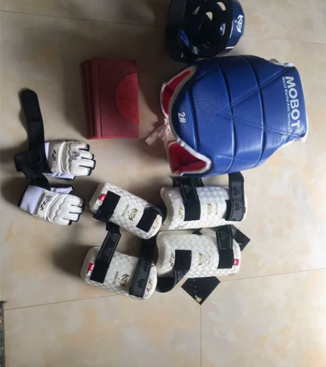 基本全新，跆拳道护具，可快递（费用自负）南...