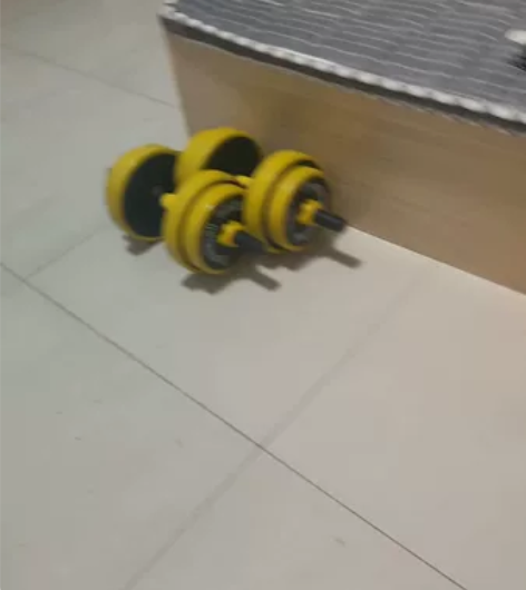 20kg哑铃低价卖  包铁材质 感兴趣的话...