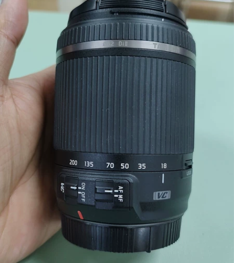 腾龙18-200镜头，成色很新，带防抖，佳...