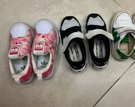 阿迪贝壳鞋17.5 感兴趣的话点“我想要”...