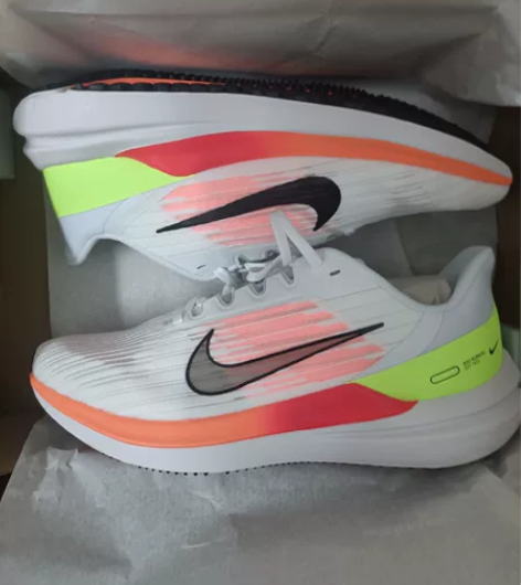 Nike Zoom  Winflo 9 减...