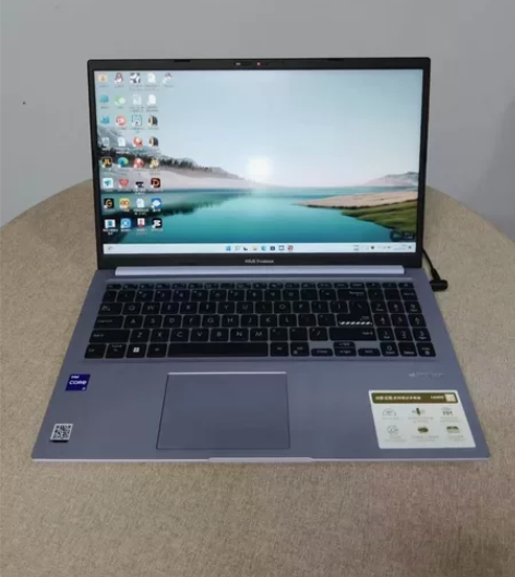 华硕无畏15/i7-12代16g+512G...