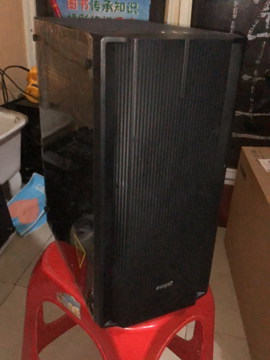 电脑机箱闲置了