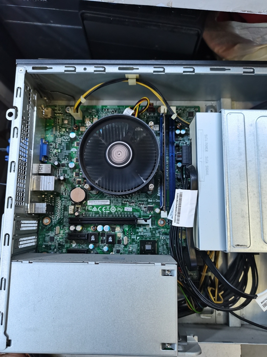 出联想原装品牌机1台，95新，配置如下：G...