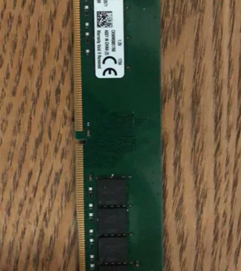 自用闲置99新基本全新金士顿8g 2400...