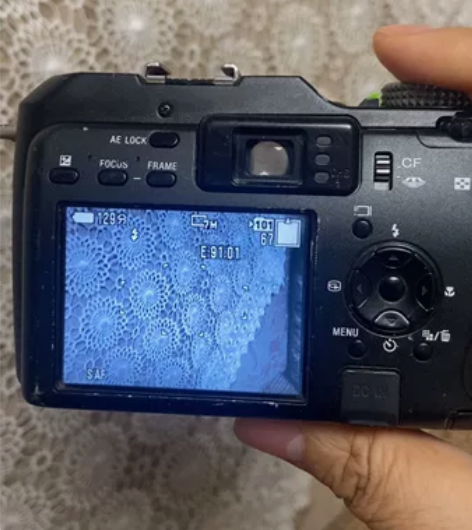 索尼Dsc-v3  带内存卡 充电器 自用...